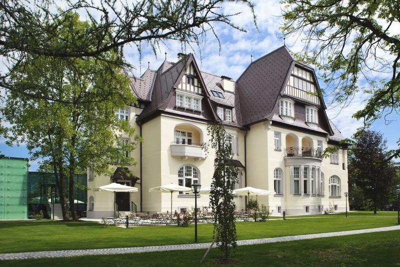 Tauroa Steirerschloessl Hotel Zeltweg Bagian luar foto
