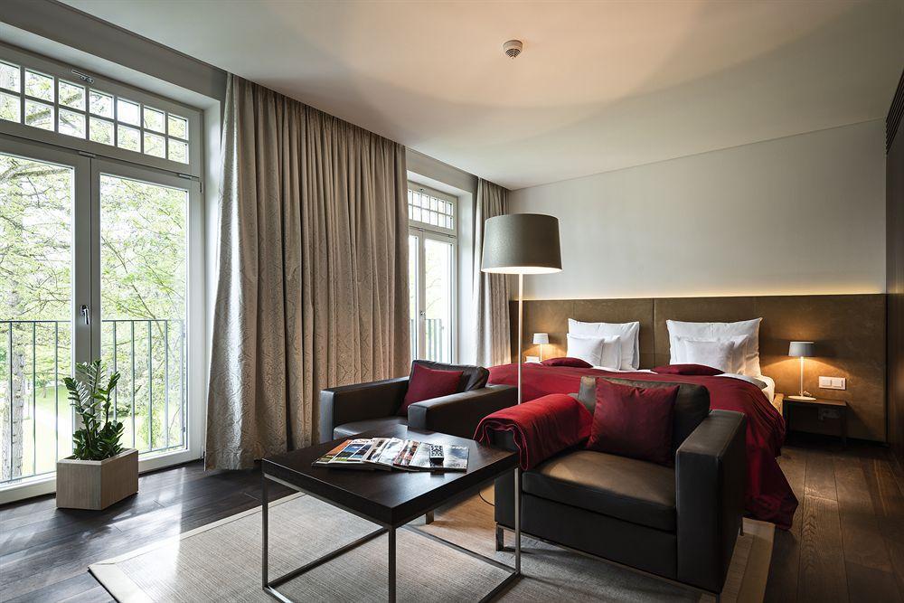 Tauroa Steirerschloessl Hotel Zeltweg Bagian luar foto