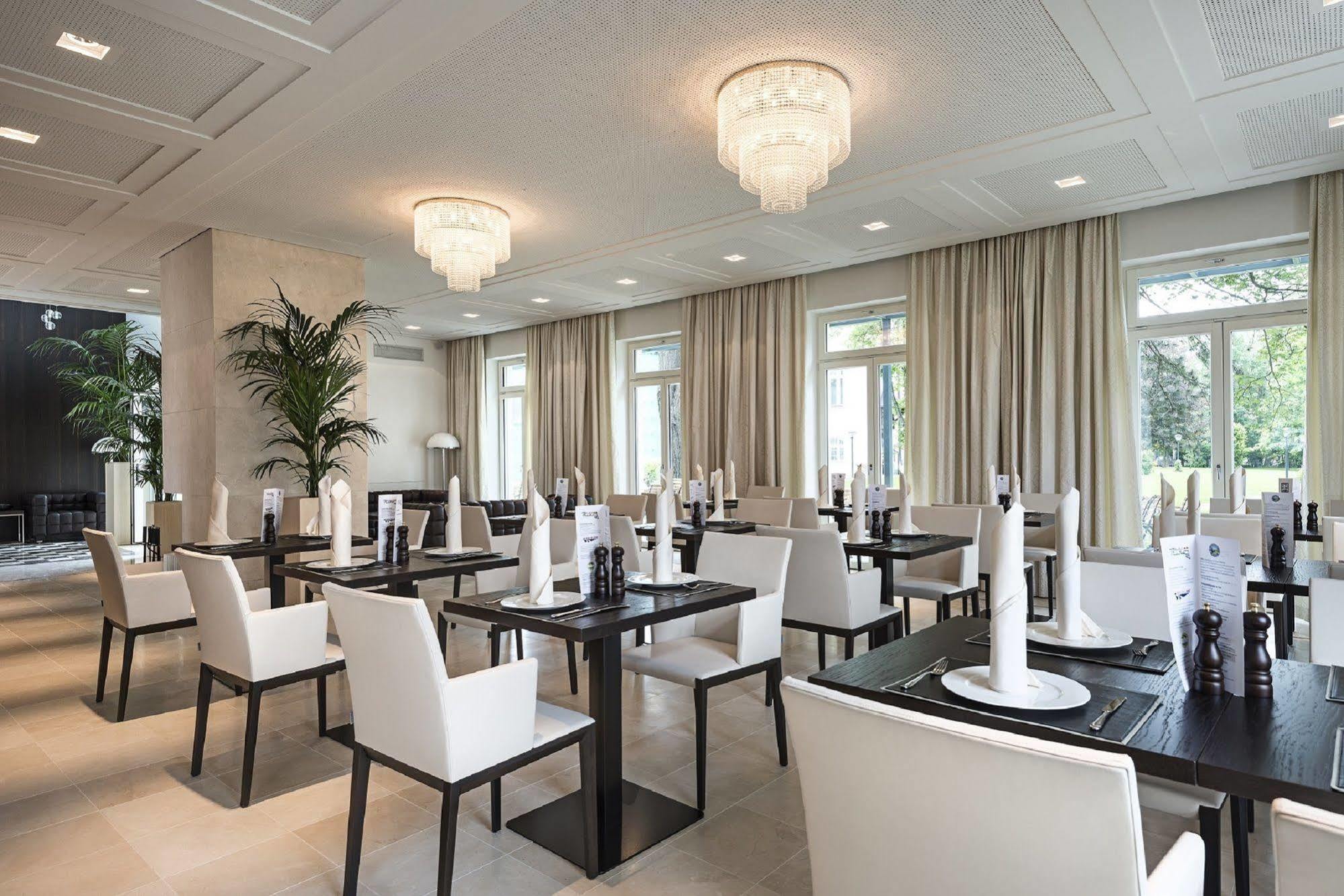 Tauroa Steirerschloessl Hotel Zeltweg Bagian luar foto